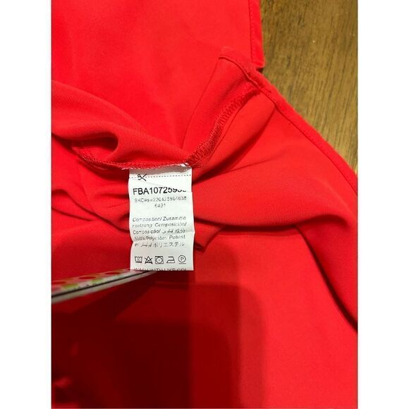 Milumia Women's Red Casual Round Neck Basic Pleated Top Cap Sleeve Curved Keyhol - Picture 8 of 9